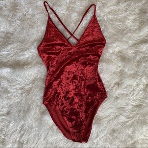 A sexy velvet bodysuit moment 💋